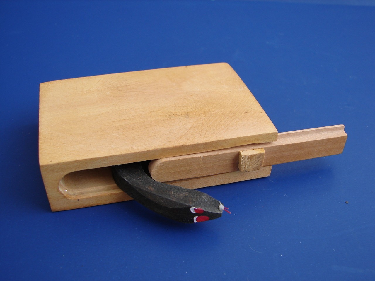 Snake Bite Gag in Wooden Box Gag Gift Surprise Practical Joke Prank Toy Scare