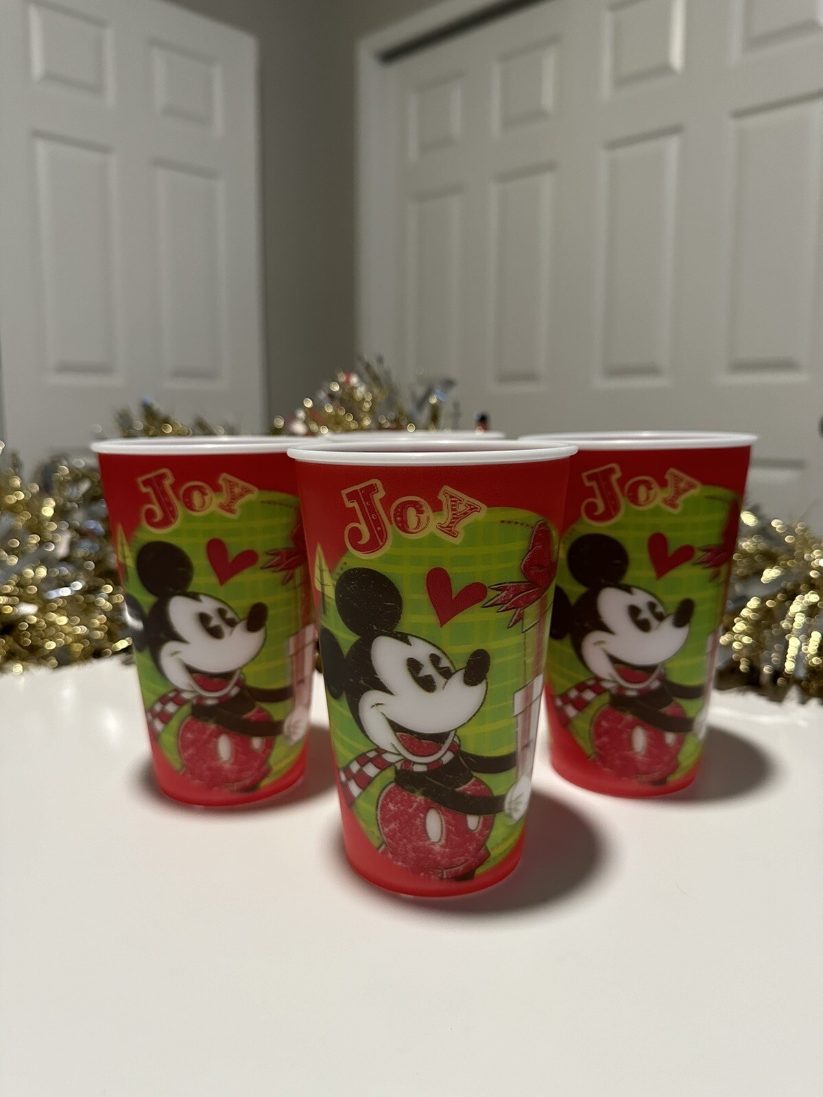 SET OF FOUR! LIMITED EDITION DISNEY CHRISTMAS MICKEY MOUSE CUPS 22oz
