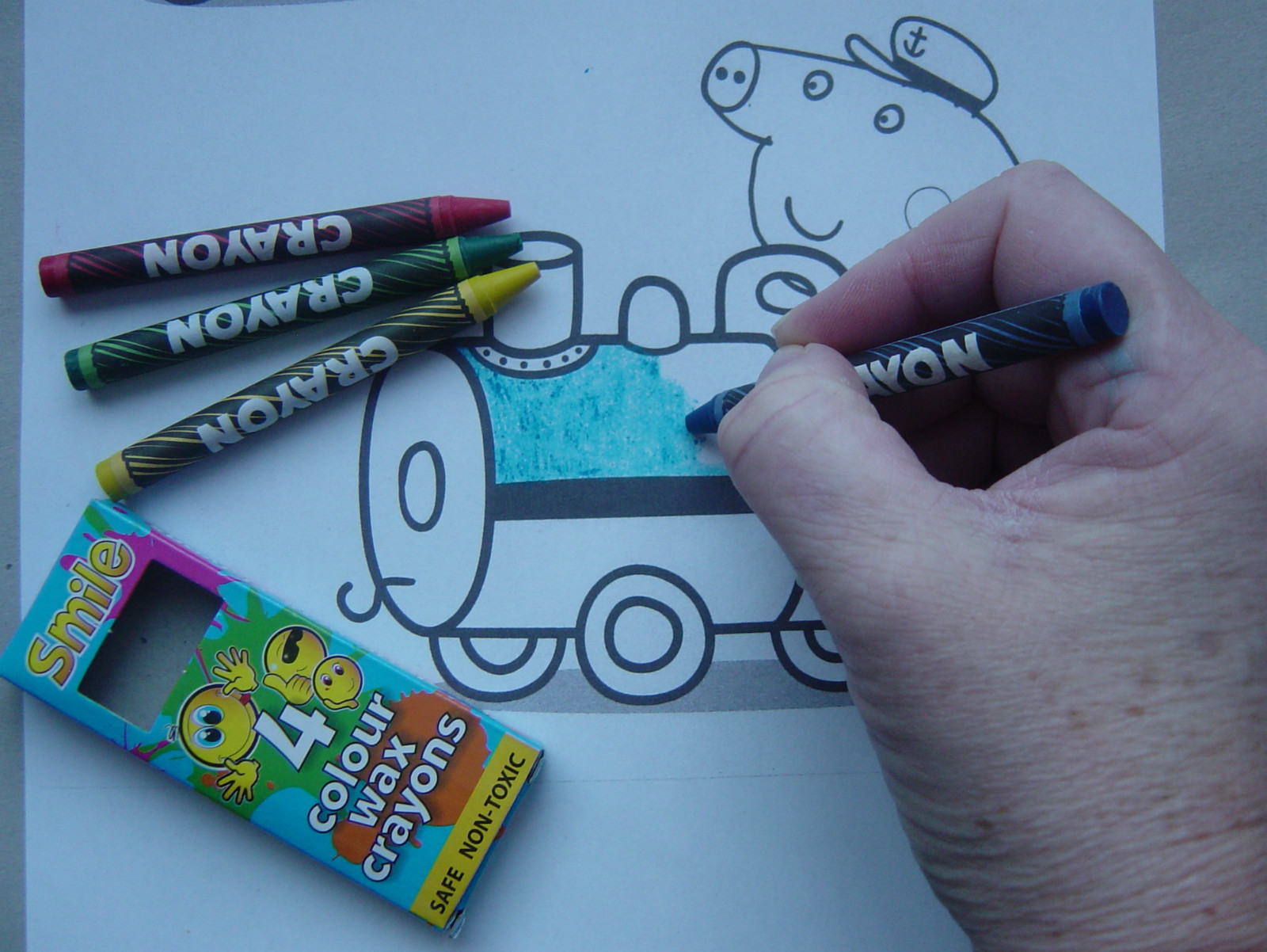 Mini colouring Wax Crayons, Pack 4 colours, Themed, Lucky Dip / Party Bag Toy,