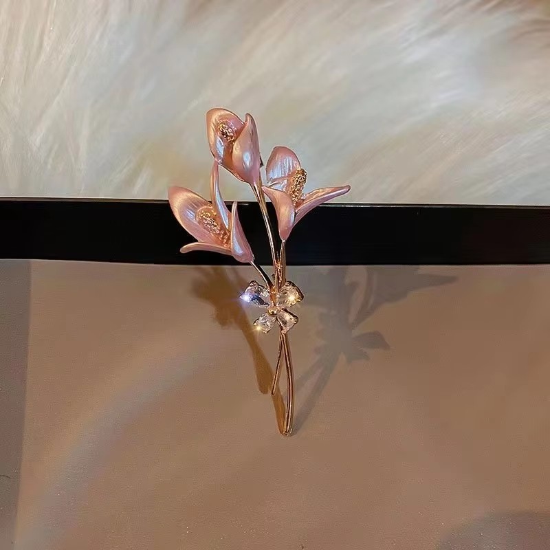 Pearl Flower Brooch Pin Enamel Floral Lapel Badge Fashion Jewelry for Women