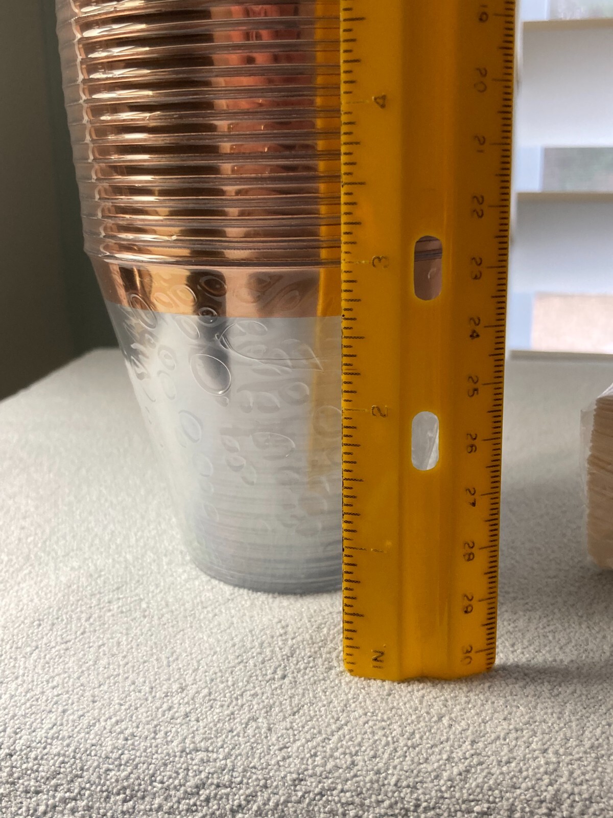 50 Pcs Rose Gold Rimmed Plastic Party Punch Cups 9 oz Disposable and napkins NEW