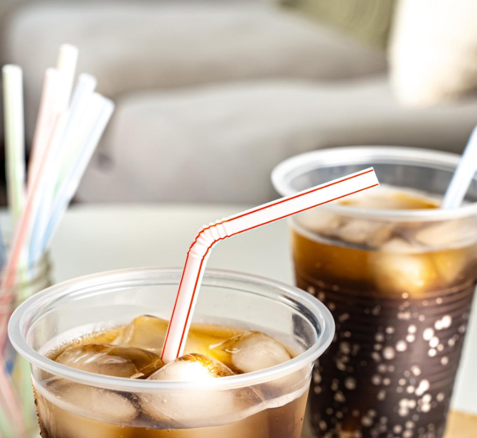 Amazon Basics Disposable Striped Plastic Flex Straws, BPA Free, Food-Safe, 7.5″
