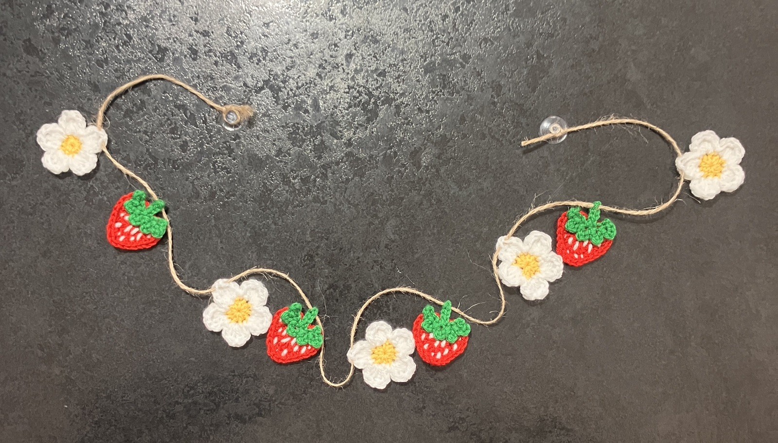 🌸🍓NEW jute rustic Crochet Daisy Strawberry Bunting Camper Window SUMMER Gift