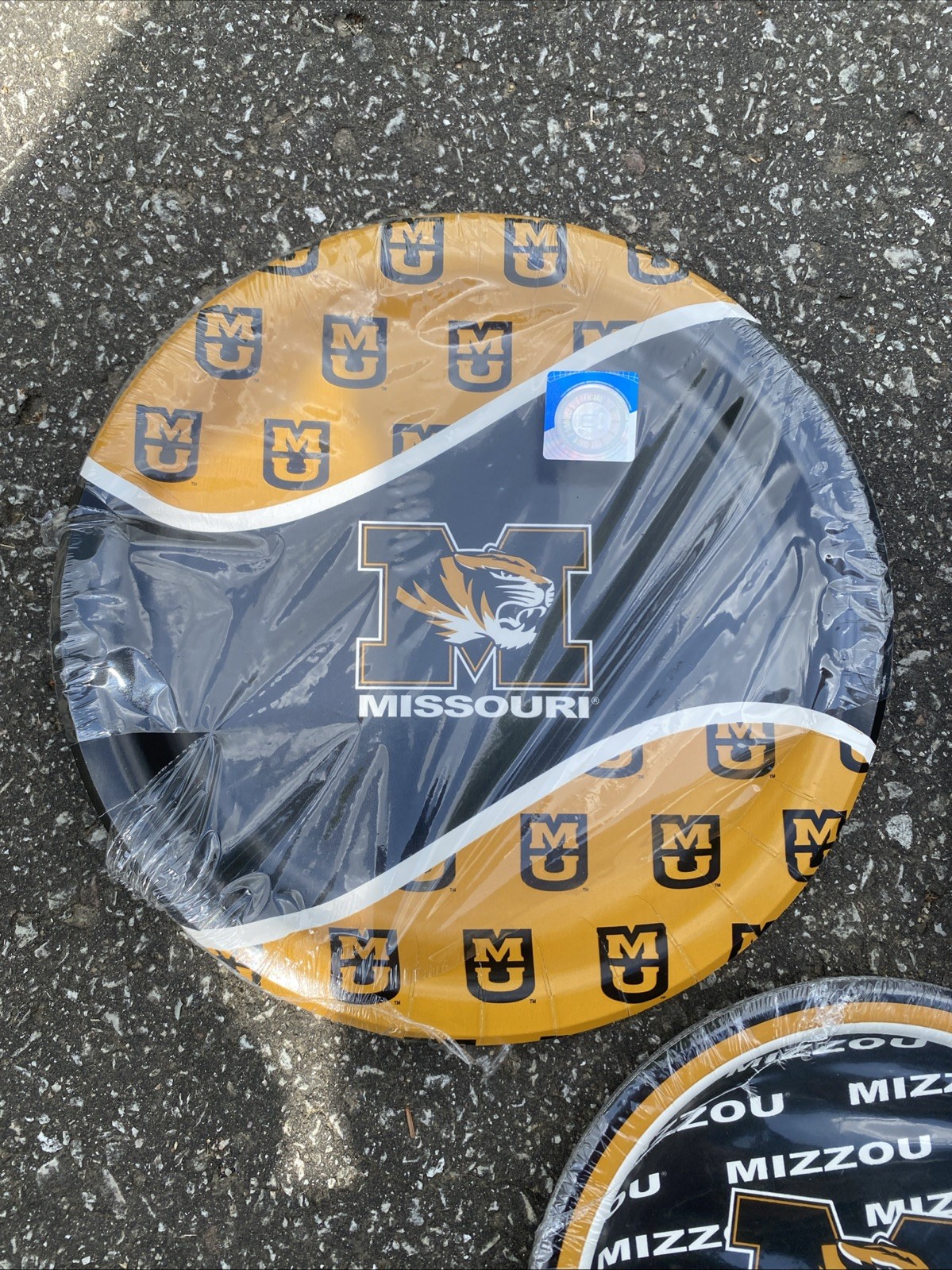 Missouri Tigers College NCAA Party 9″-7” Dinner,Desert Plates & Napkins