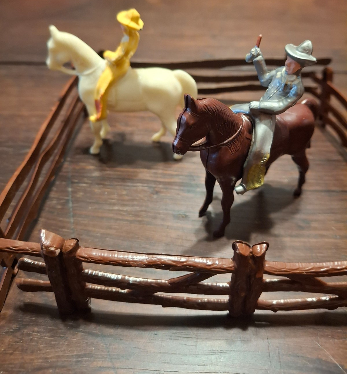 Vtg Birthday Cake Toppers-Horses, Cowboys & Corral (RT931)