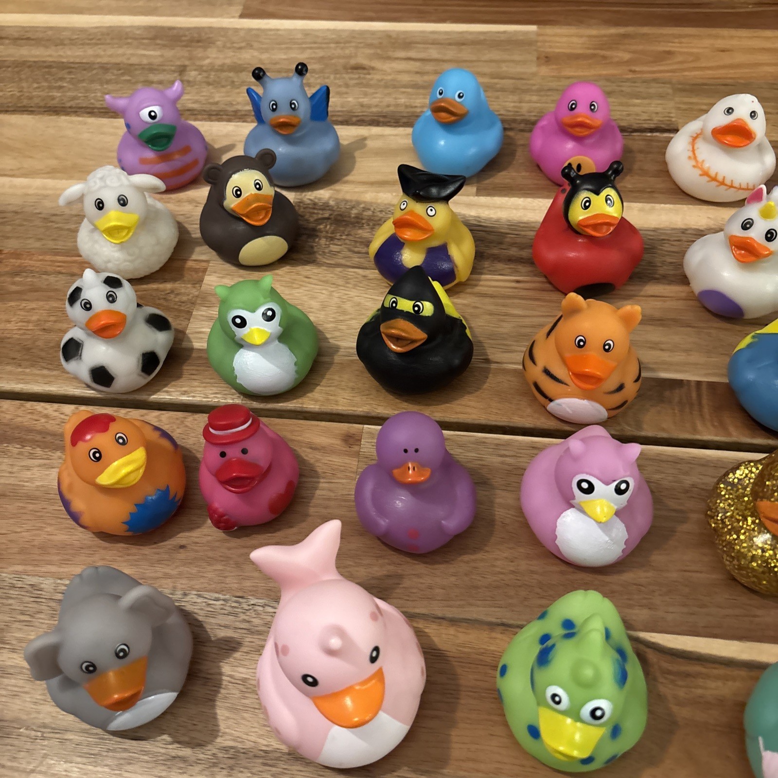 Rubber Ducks Duckies Lot Of 31 Jeep Play Ducked Party Favors Tub Toys