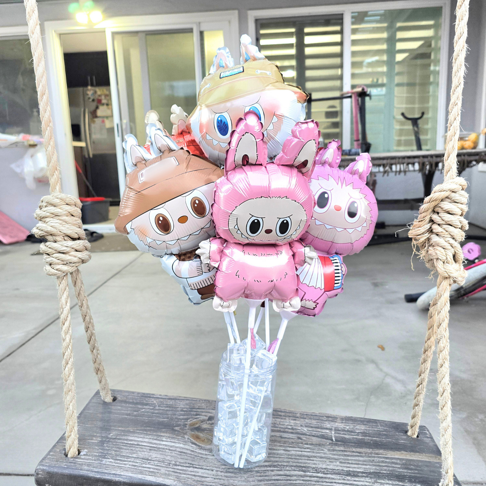 TOY MOVIE PARTY SUPPLIES BIRTHDAY DECORATION BALLOON TABLEWARE SWIRL DISPALY