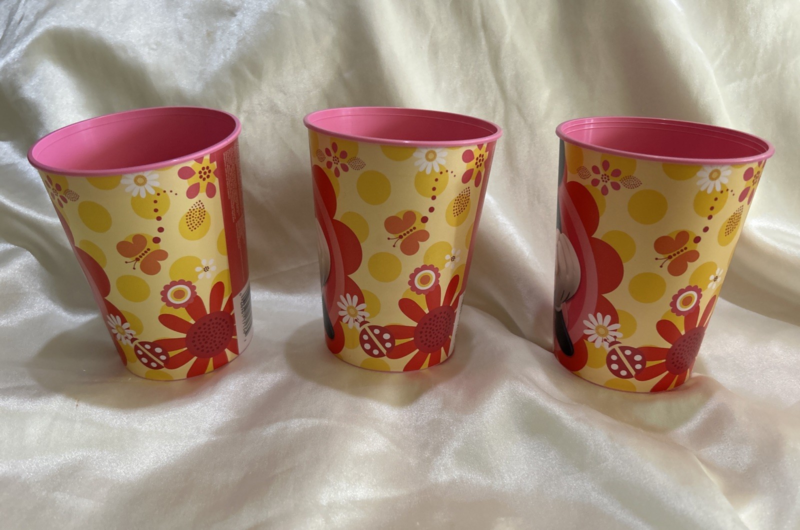 NEW MINNIE MOUSE PARTYCITY REUSABLE PLASTIC PINK DRINKING BPA FREE 16 OZ CUPS