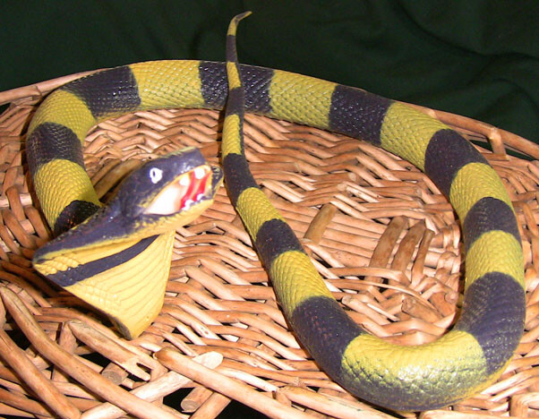 40″ Cobra Rubber Snake Replica – Choice of 3 Varieties