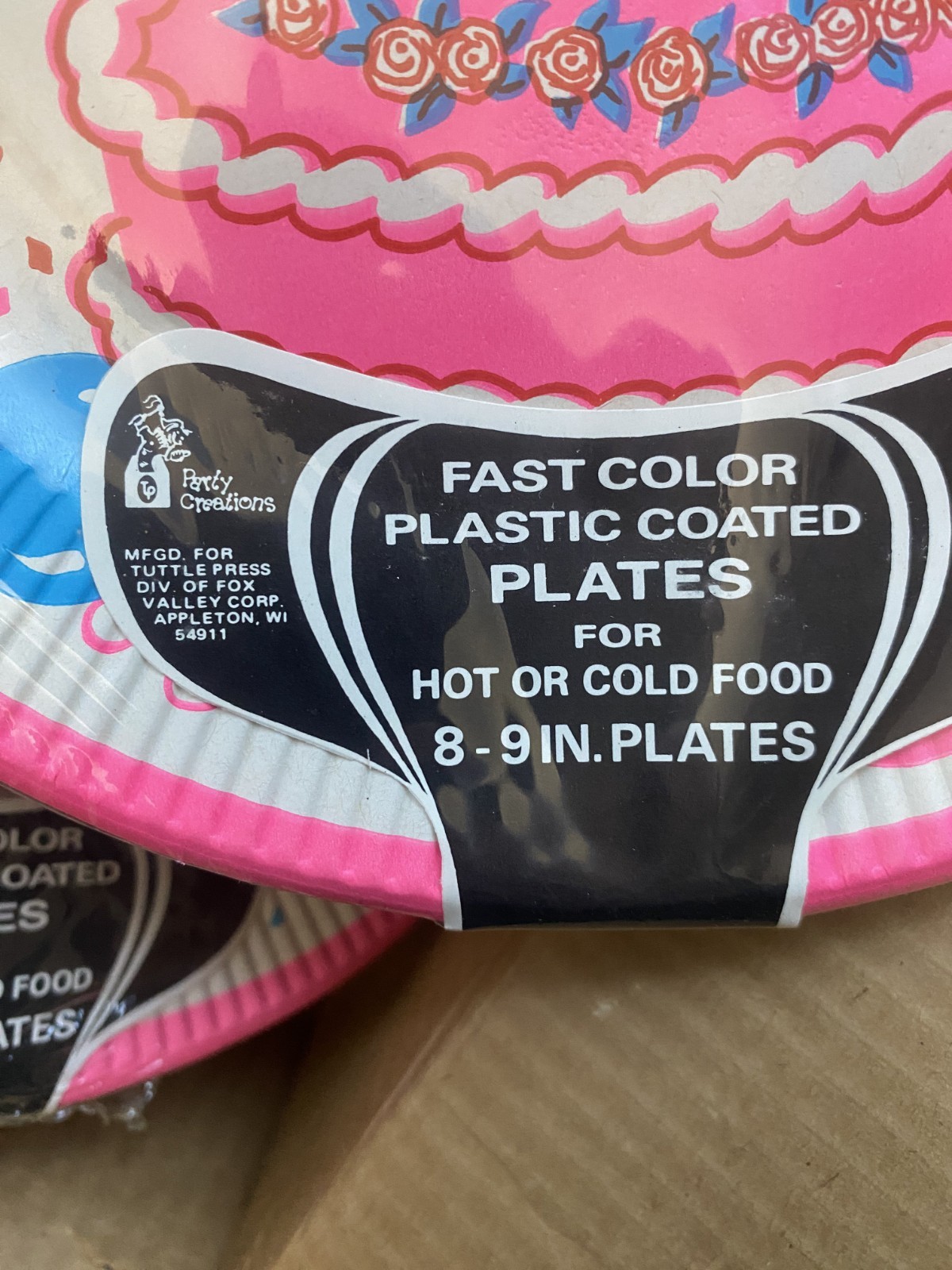VTG 80’s NOS Case of 12 Packs of Birthday Party Cake 9″ Paper Plates (96 Total)