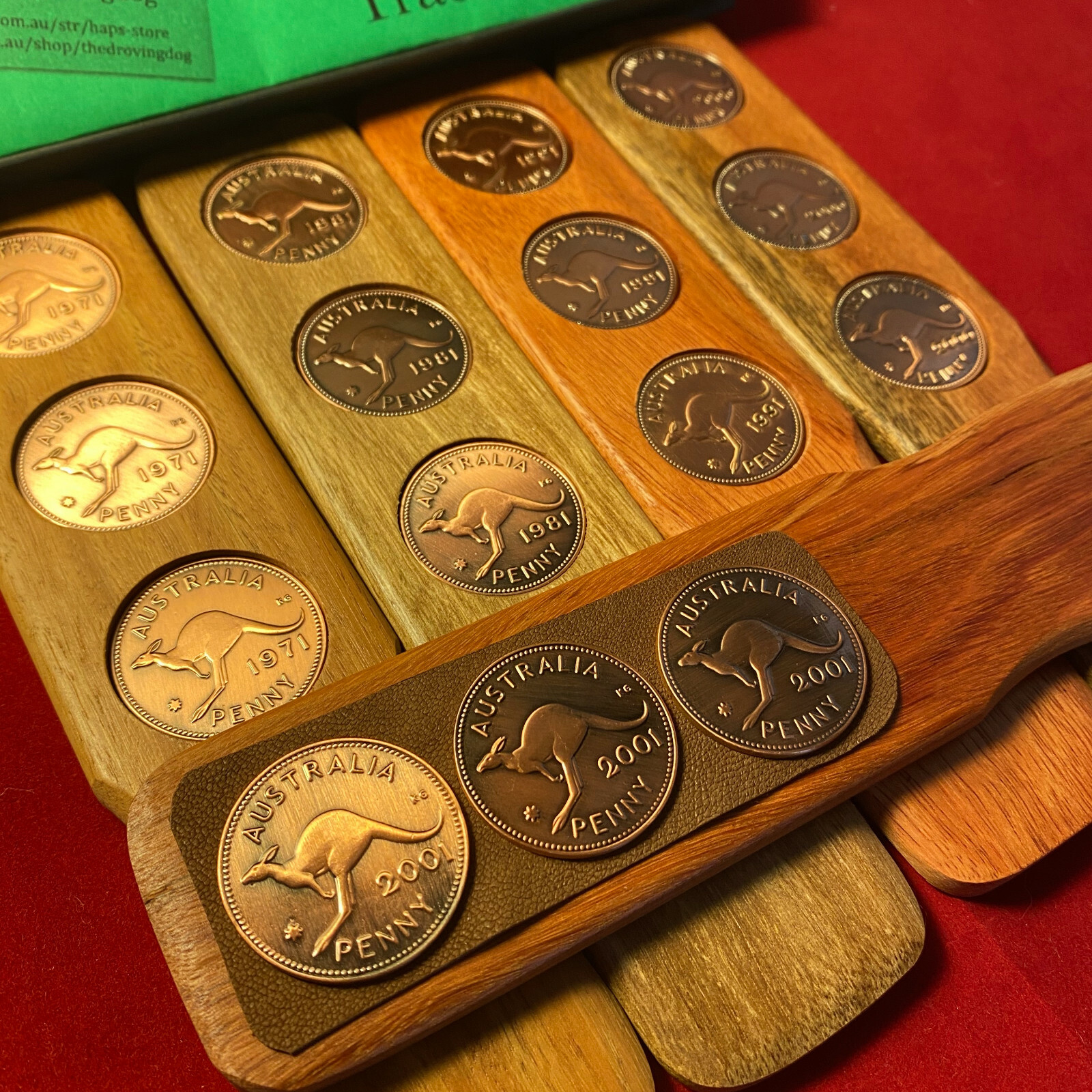 ANZAC Day Deluxe Two-Up Game Set Kip with 3 Australian Pennies & Leather Pad 2UP