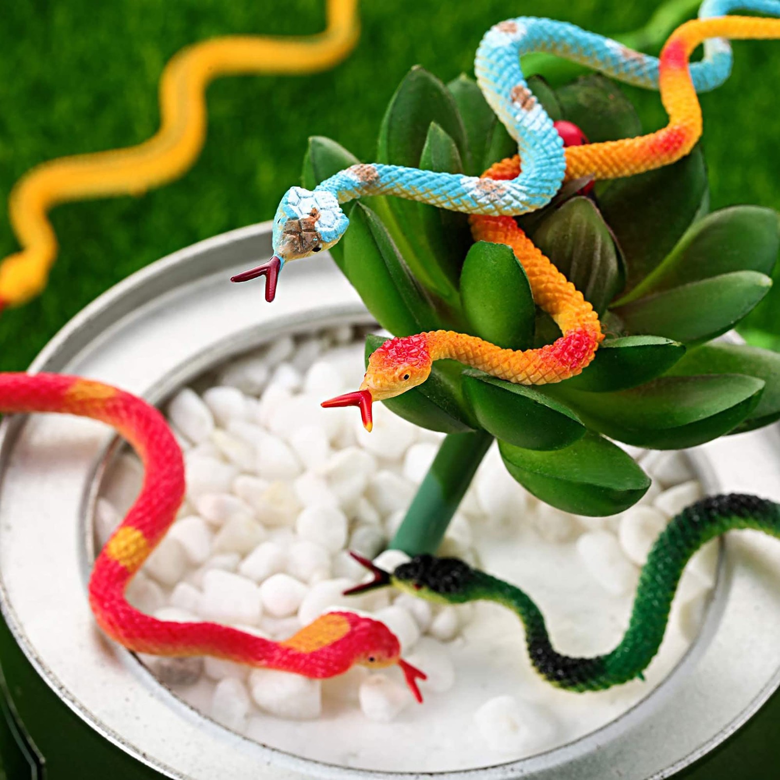 Blulu 24 Pieces Small Plastic Snakes Realistic Rubber 24 pcs, Multi_color