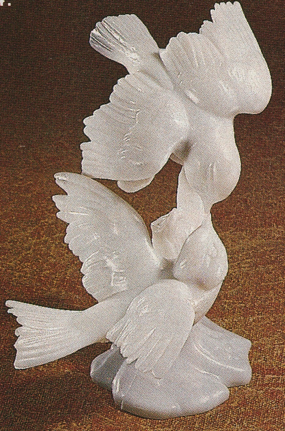 New Vintage Wilton Kissing Lovebirds Cake Accents, 5.5″ high, 1002-206