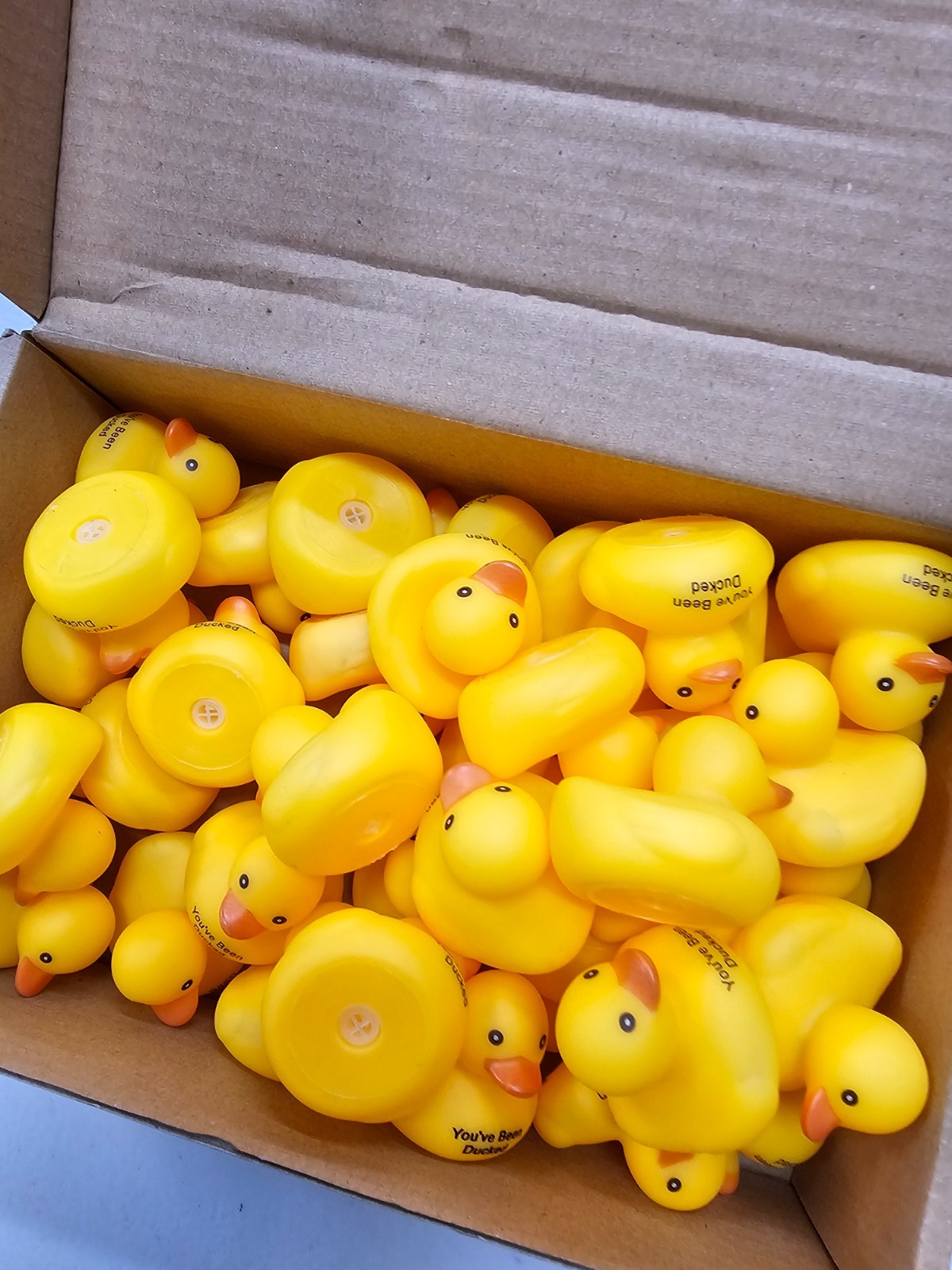 Large Lot of Small Squeaker Ducks Ducking Jeeps Jeep – Fast US Shipping