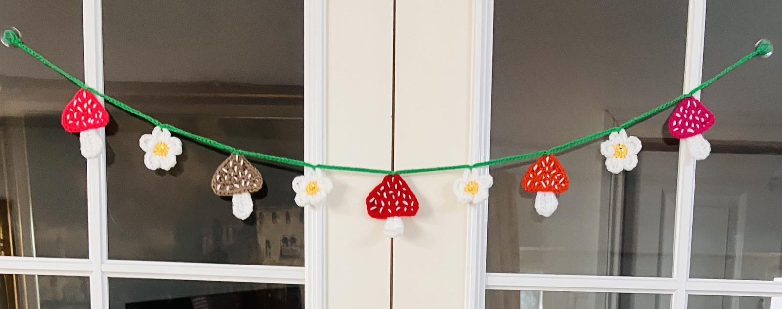 🍄 🌼 NEW! hand crochet bunting Daisy toadstool Mushrooms SUMMER gift camper