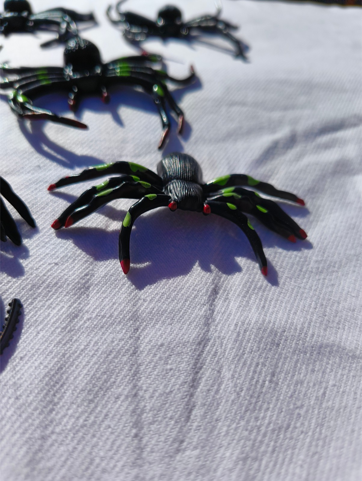 20 Fake Realistic Spider Insect Model Joke Prank Scary Prop Halloween Toy Horror