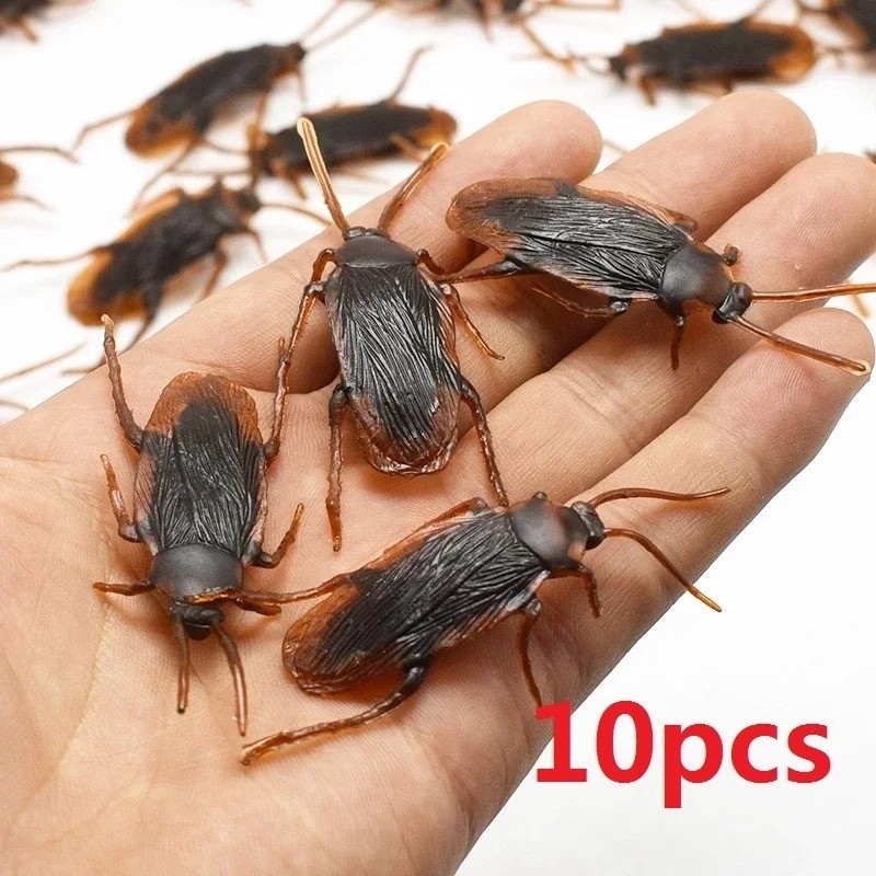 10Pcs Realistic Fake Cockroach Rubber Prank Joke Toy Creepy Bugs
