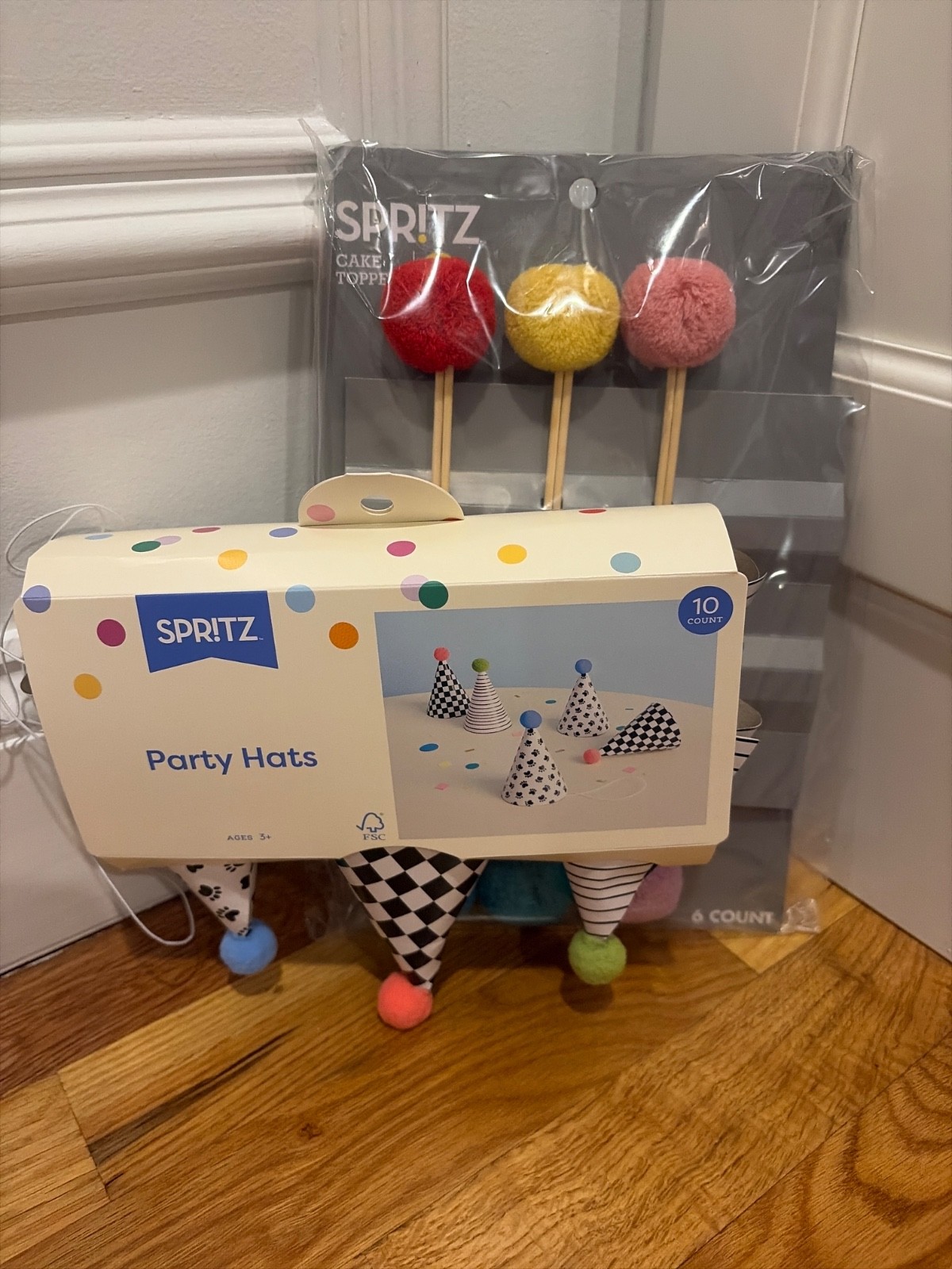 BRAND NEW!!! Spritz 6 count cake toppers & 10 count party hats