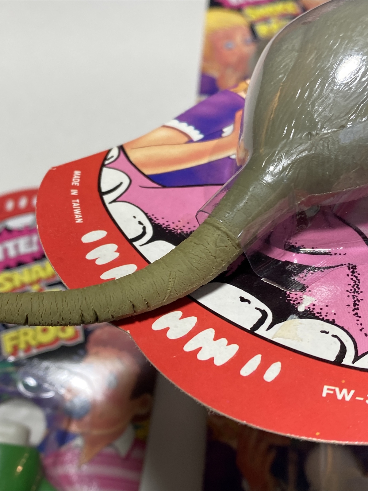 Rare Bite Snake Rat Frog Toy Novelty Gag Joke FW-380