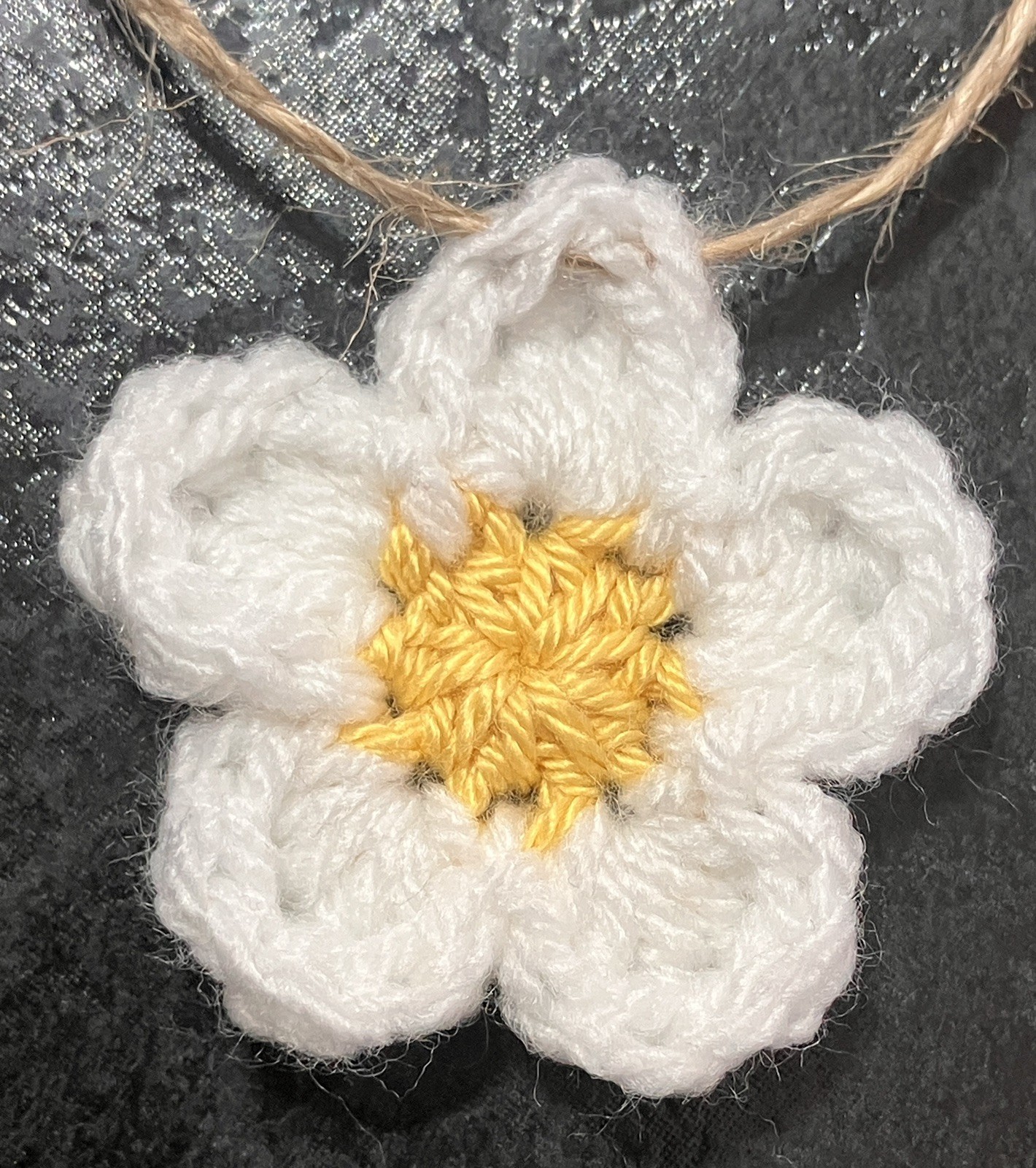 🌸🍓NEW jute rustic Crochet Daisy Strawberry Bunting Camper Window SUMMER Gift
