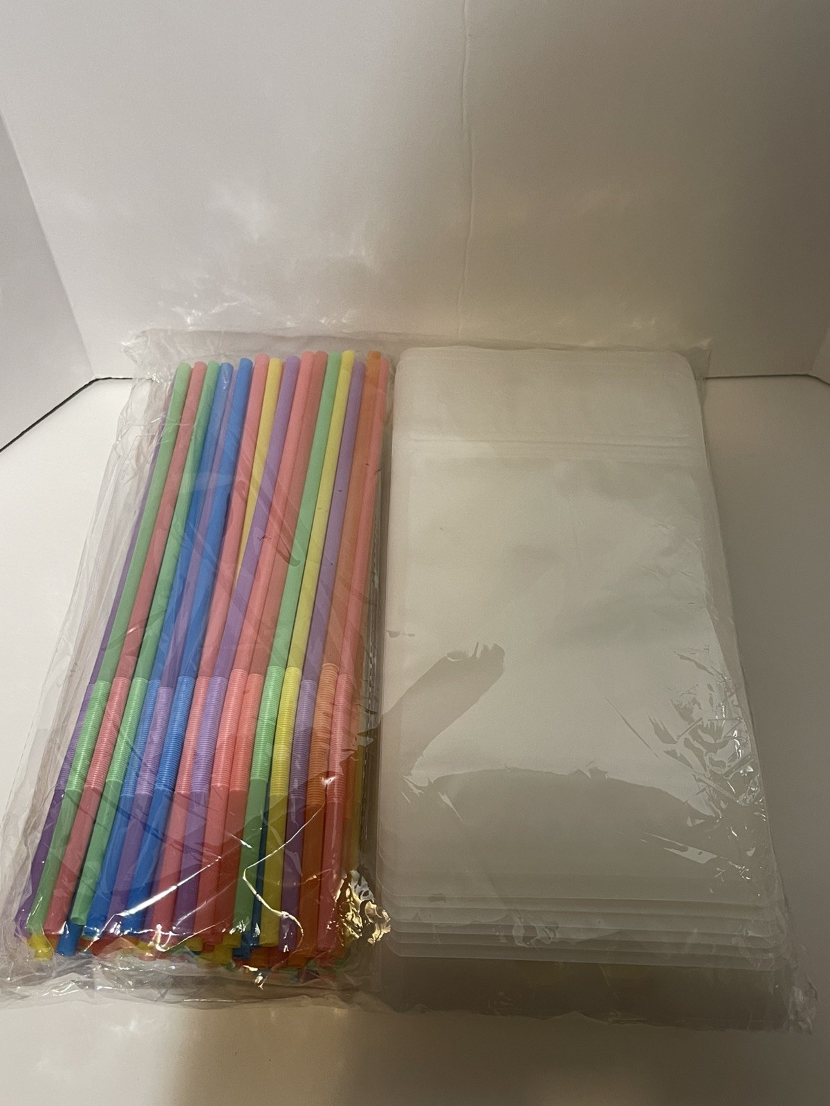 30 Drink Pouches with Straws Clear Freezable Juice Bags 9.06in. x 5.11in. 500 ml