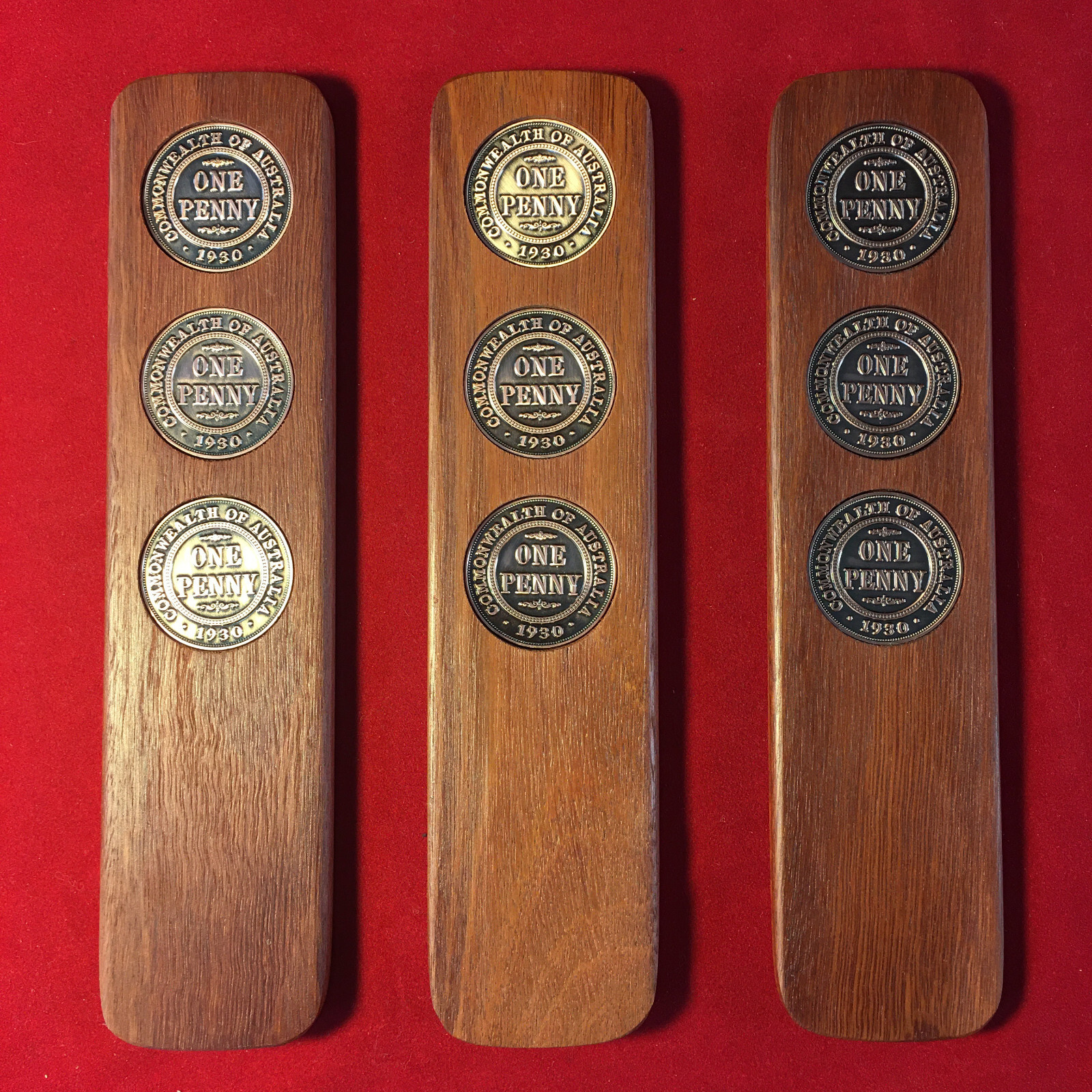 2005 20th Birthday Gift Present Hardwood Two-Up Game 2005 Australian Pennies