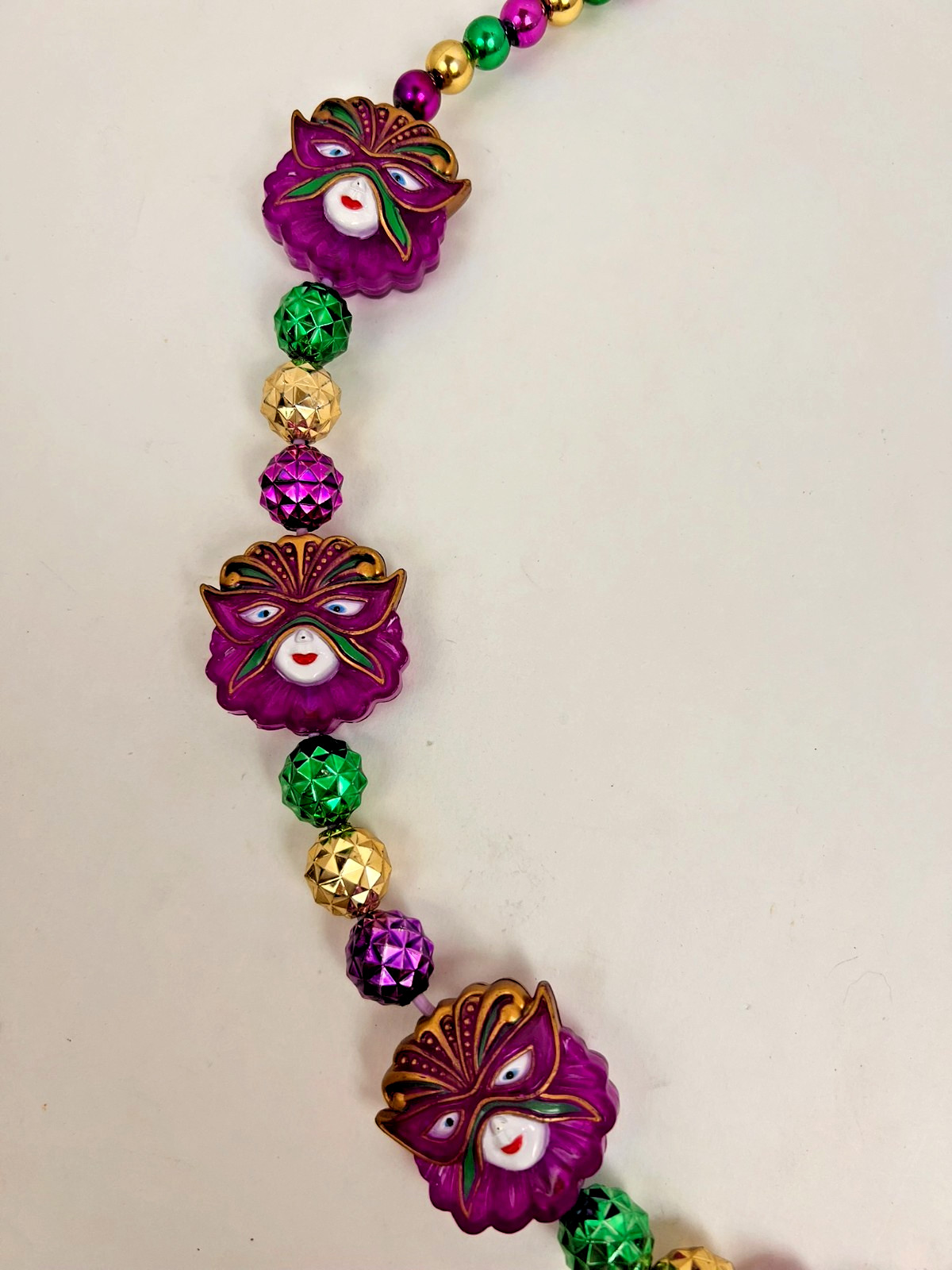 Masked Divas Party Event Light-Up Beads Necklace Rainbow Mardi Gras Fantasy Fest