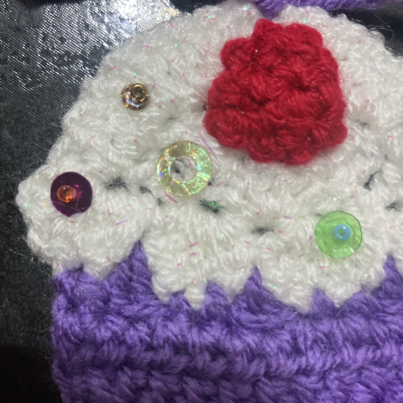 🧁🍒NEW Hand Crochet Cupcake cherry sequins Window Bunting Birthday camper Gift