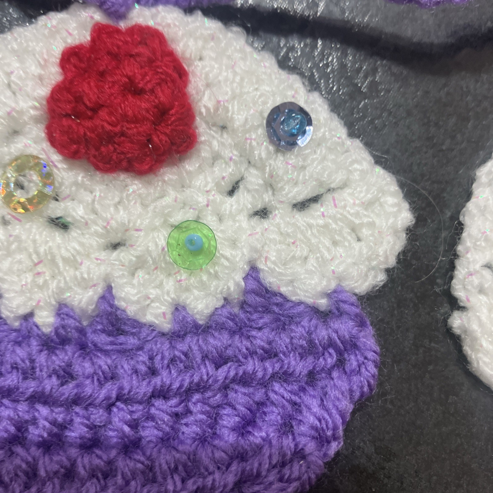 🧁🍒NEW Hand Crochet Cupcake cherry sequins Window Bunting Birthday camper Gift