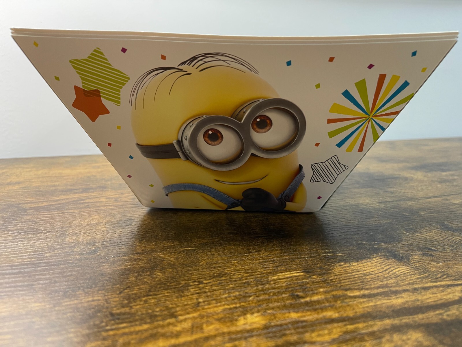 15 ct. “Despicable Me” Multicolor Square Paper Party Bowls, 12.5″ x 12.5″