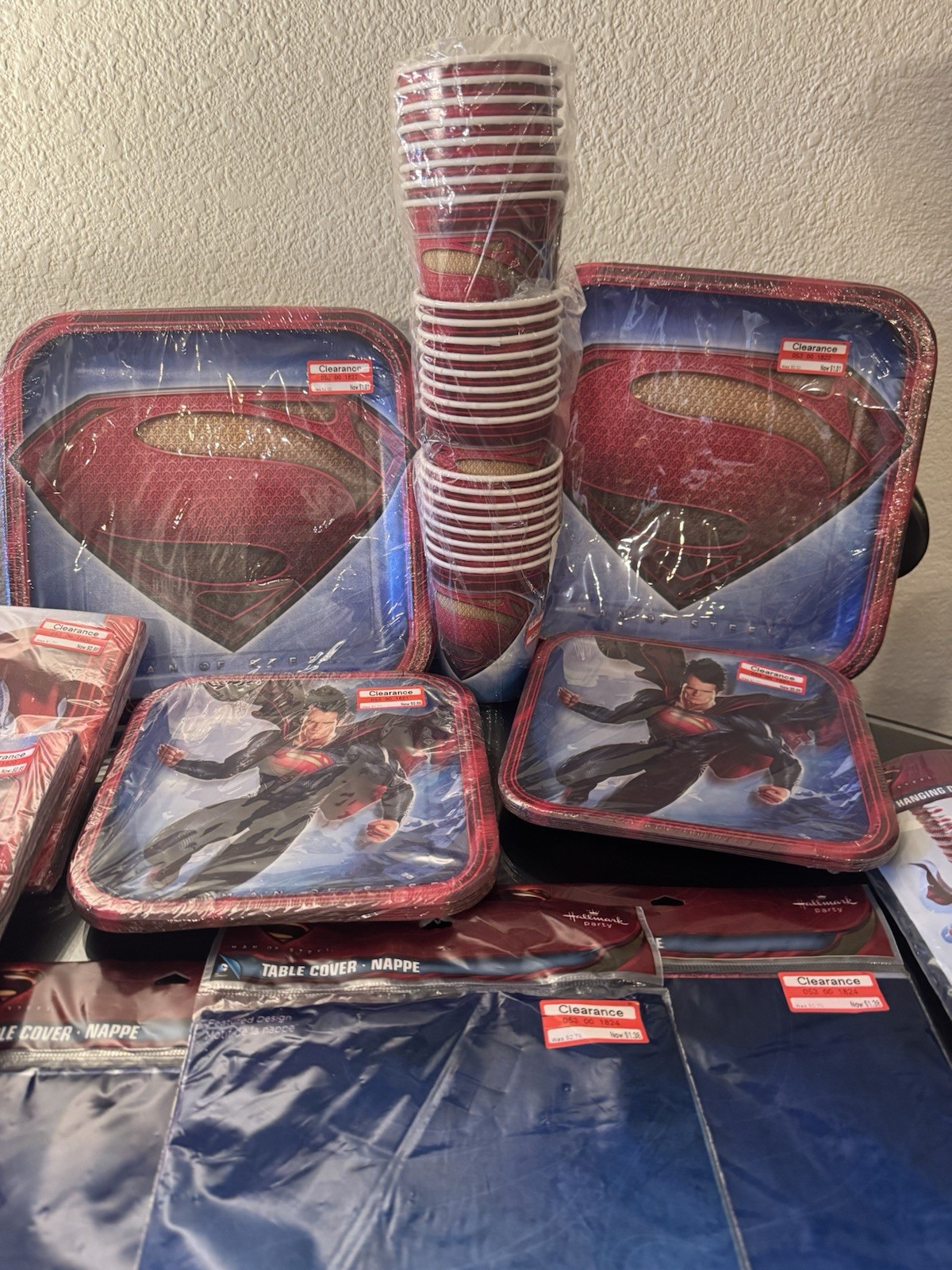 220 Pcs Superman Birthday Party Supplies Decoration Plates Napkins Table Cover