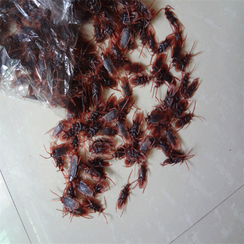 Realistic Rubber Fake Cockroaches Creepy Cock Roach Bugs Prank Gag Gifts 40pcs