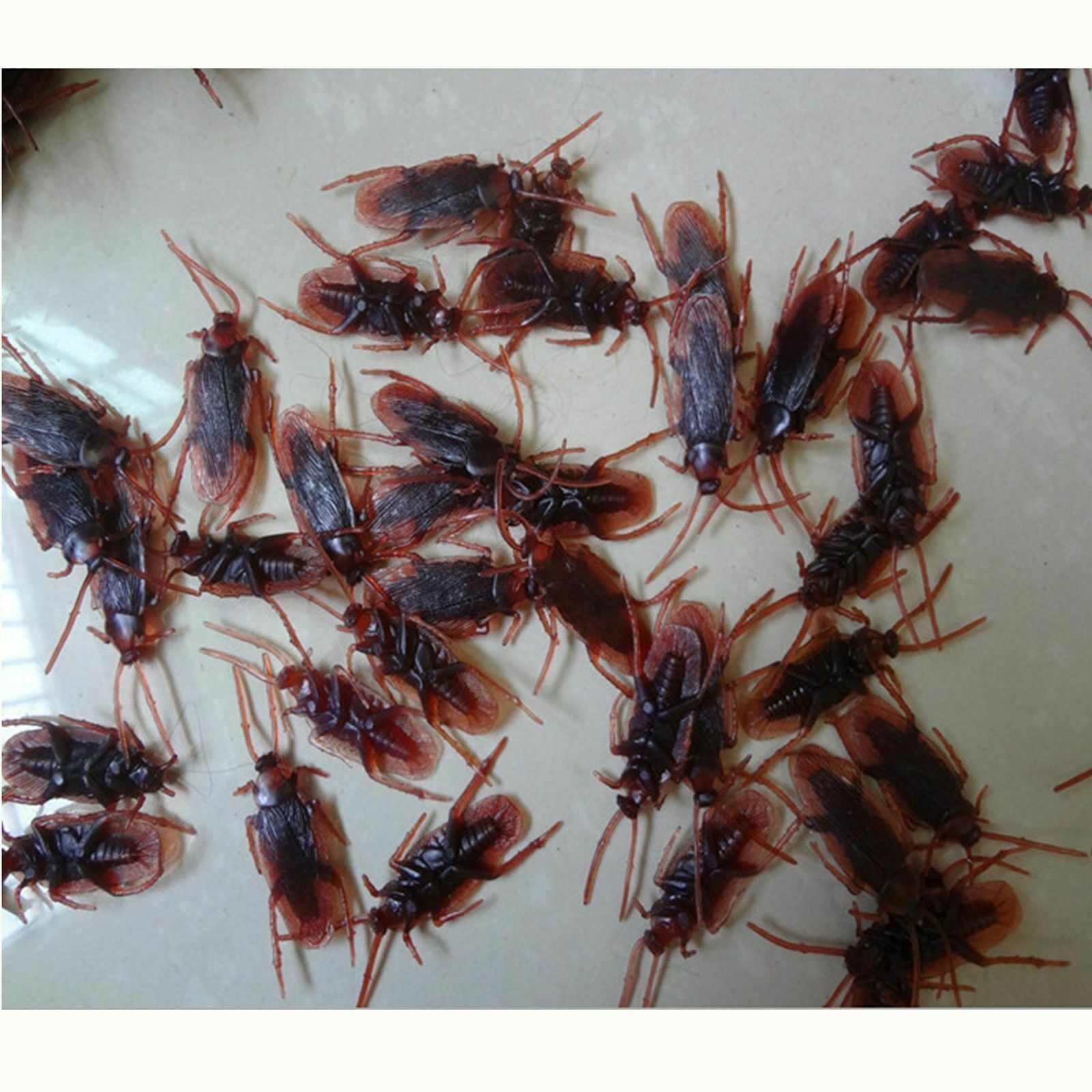 20 Prank Fake Roaches Plastic Cockroaches Creepy Roach Bugs Party Game Toy Gifts