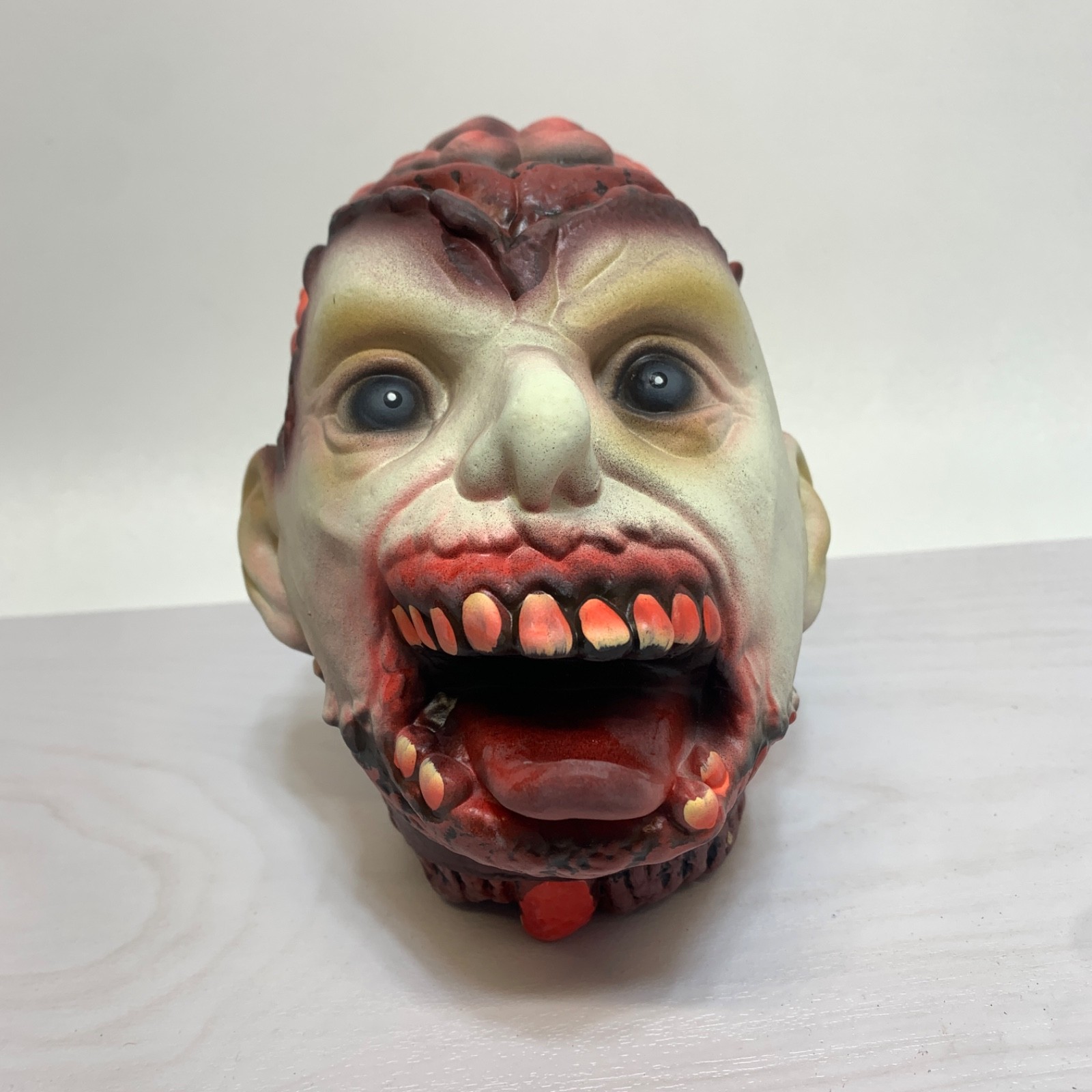 Forum Novelties Halloween Gory Head in Laboratory Jar Decoration 7″ Decoration