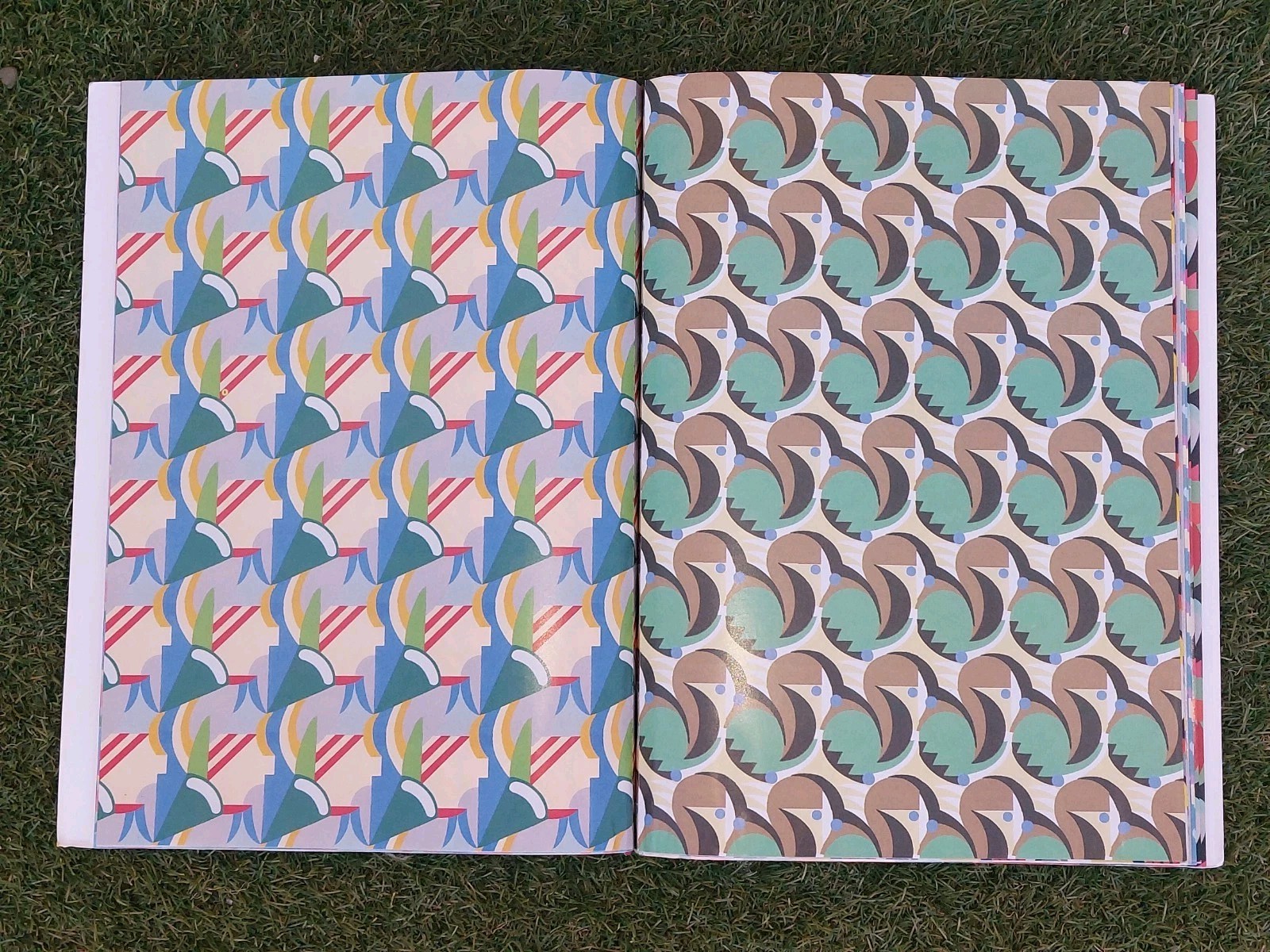 Art Deco Designs, Gift Wraps, by A.D. and M.P. Verneuil, 12 Patterns, 16 Sheets