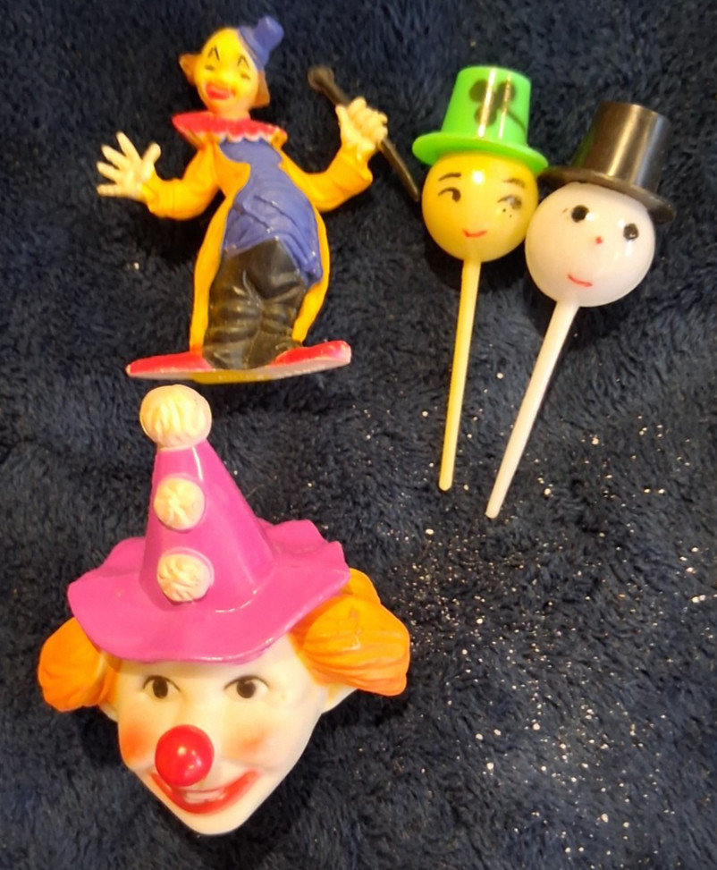 Vtg. Lot of 4 Plastic Clown & Hat Picks Cupcake Toppers – Retro Party Cake Decor