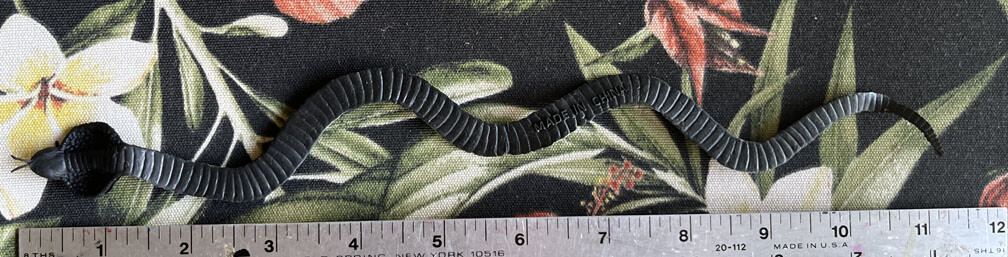 Toy Snakes (12) – Flat – Medusa?