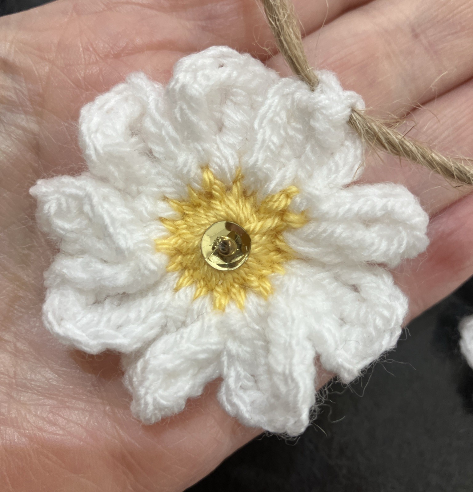 🌼 NEW Hand Crochet daisy Jute Rustic Bunting sequin camper Gift