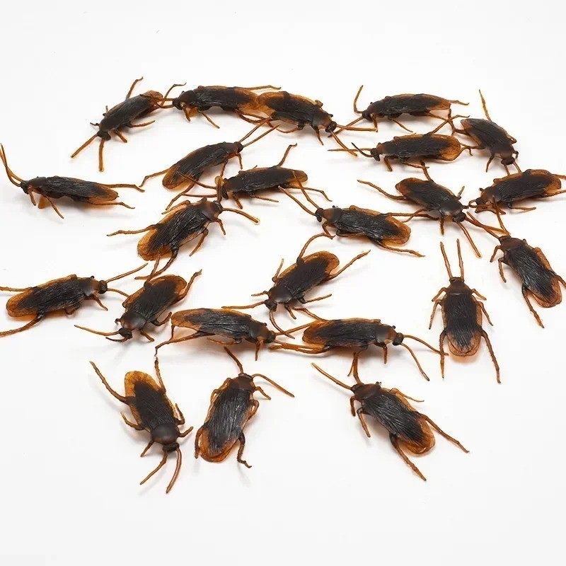 50 Prank Cockroaches Realistic Cock Roach Rubber Fake Creepy Bugs Gag Toy Joke