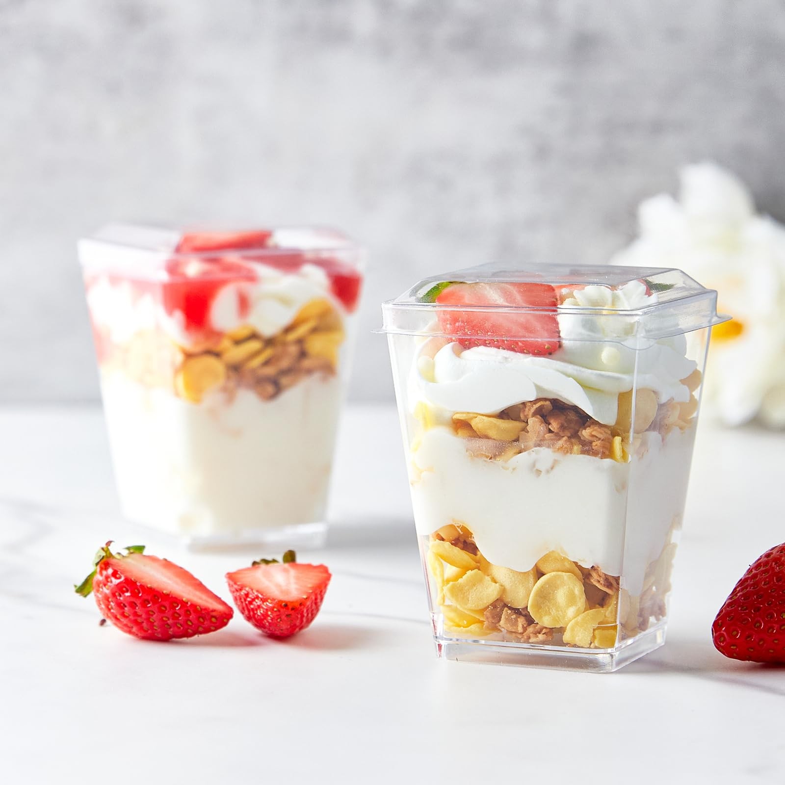 100 Pack 5 oz Plastic Dessert Cups with Lids Spoons Clear Parfait Cups 5oz