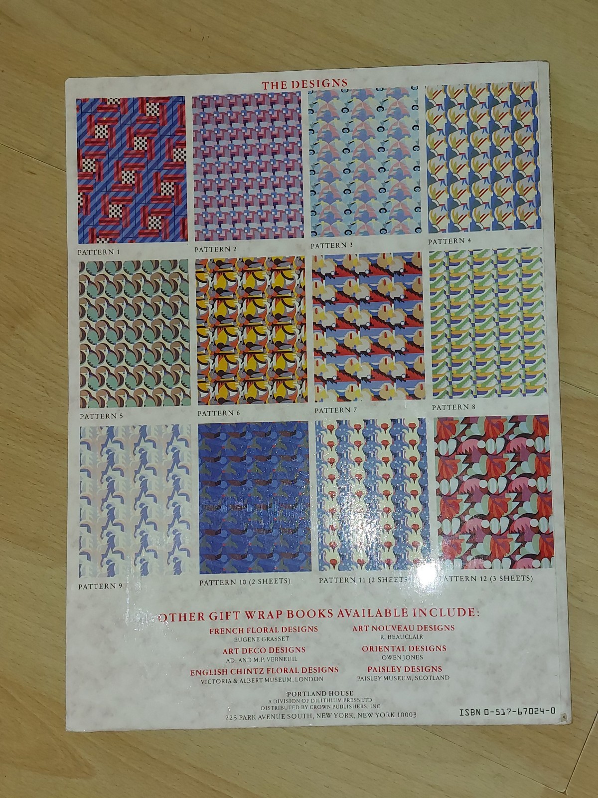 Art Deco Designs, Gift Wraps, by A.D. and M.P. Verneuil, 12 Patterns, 16 Sheets