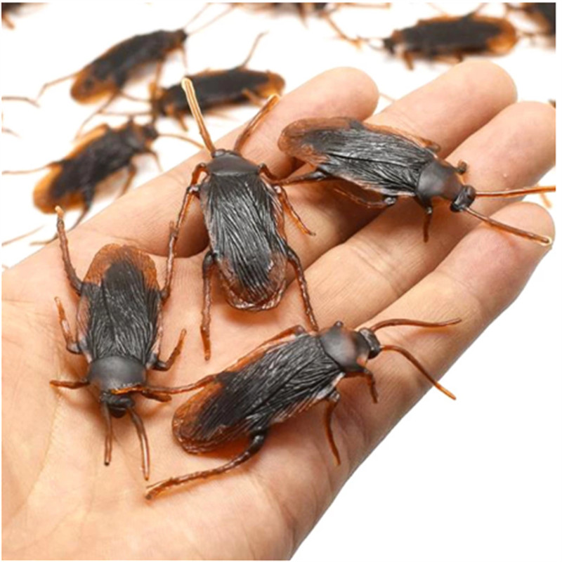 Prank Realistic Rubber Fake Cockroaches Creepy Cock Roach Bugs Gag For Kid 80pcs