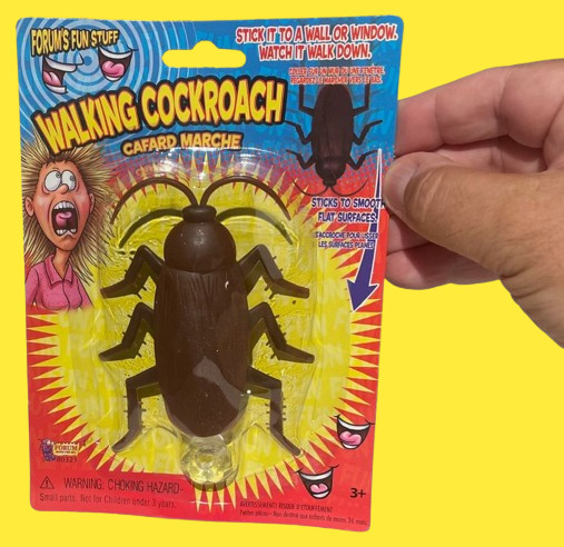 Funny WALKING COCKROACH Jumbo Roach Sticks & Crawls Down Wall Prank Joke Toy Bug