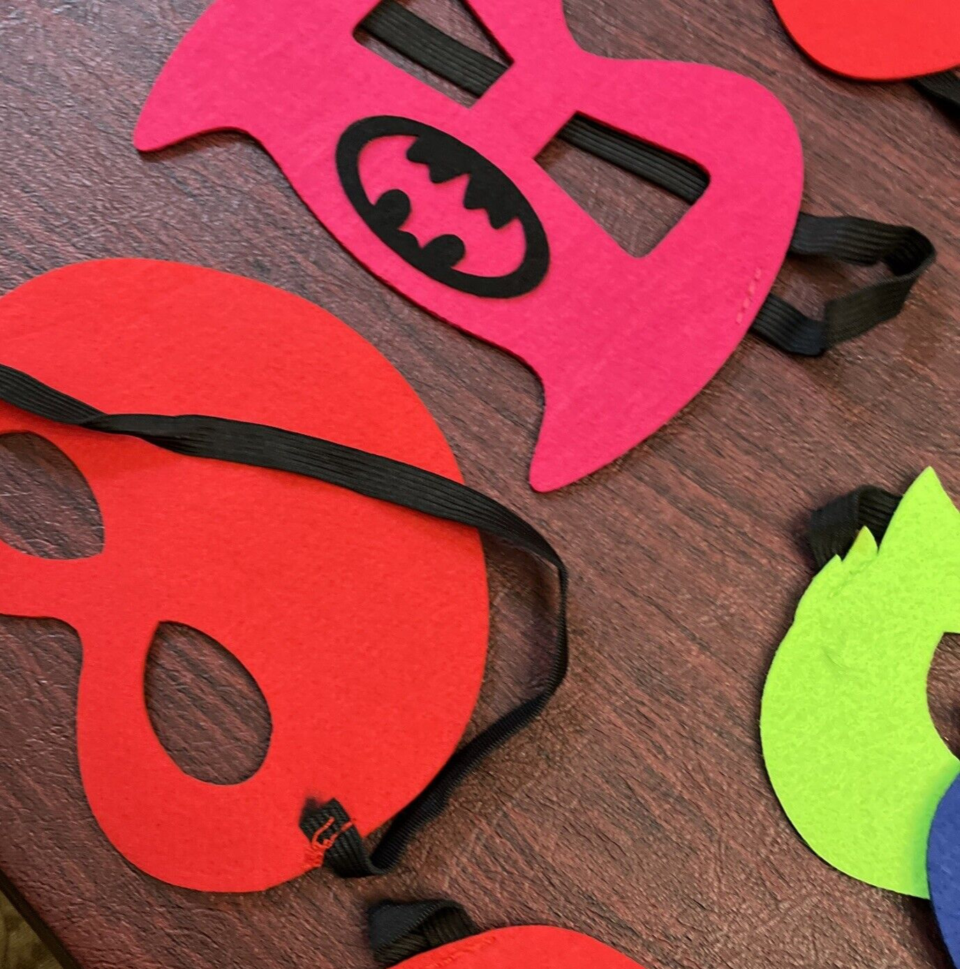 Superhero Masks Party Favors for Kids 36 Pcs Kids Super Hero Cosplay NEW