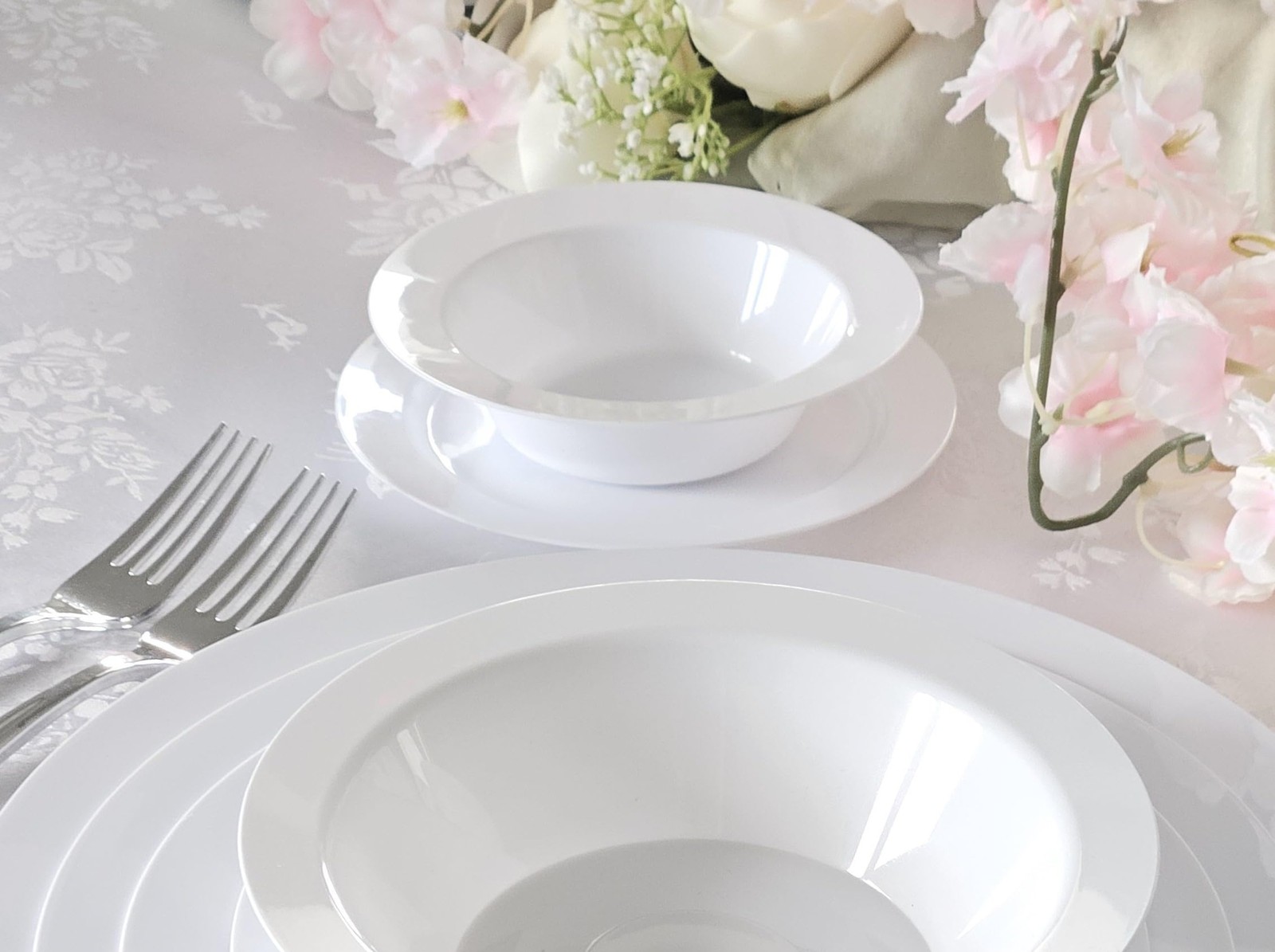 Occasions Finest Plastic Tableware 120 Plates Pack Heavyweight Disposable