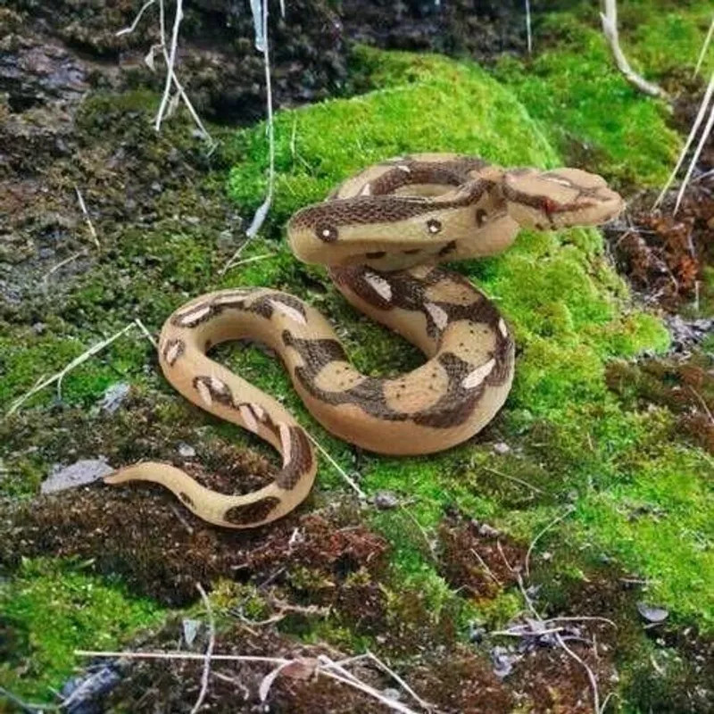 Realistic Big Rubber Snake Lifelike Scary Prank Toy Joke Party Prop Garden