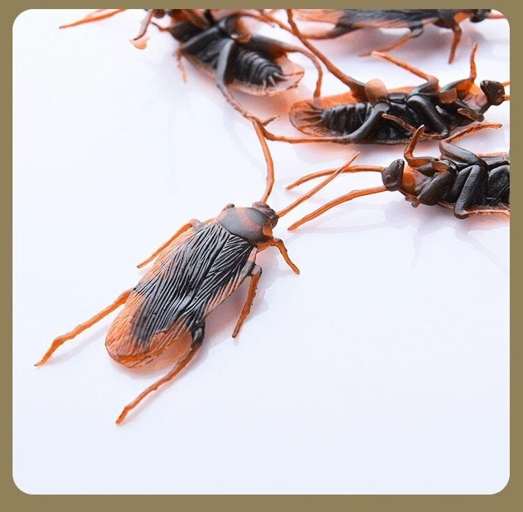 10Pcs Realistic Fake Cockroach Prank Toys – Creepy Rubber Gag Joke Bugs