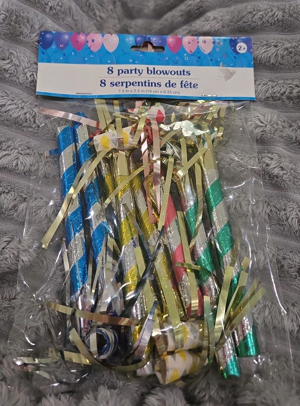 8 Party Blowouts Assorted Colors Plastic Paper Kids Party Supplies Ages 2+