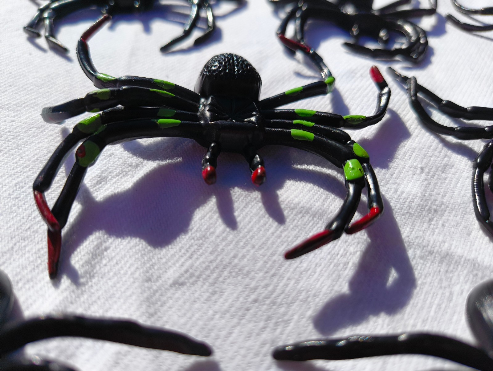 20 Fake Realistic Spider Insect Model Joke Prank Scary Prop Halloween Toy Horror