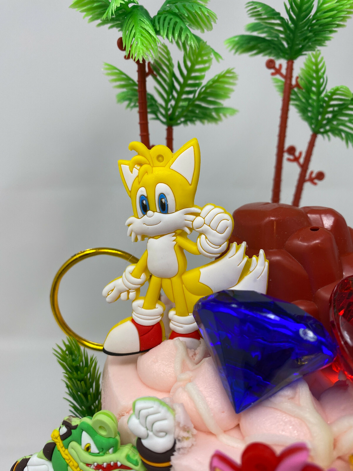 Sonic The Hedgehog 2 Deluxe Birthday Cake Topper Set Featuring Sonic BRAND NEW